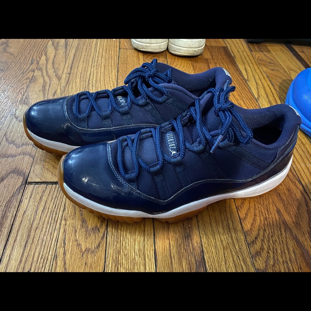 Air Jordan 11 retro low navy gum